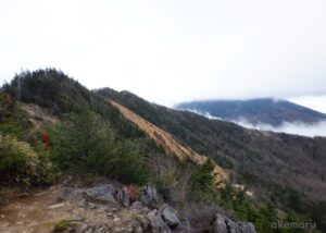 東篭ノ登山から見る縦走の稜線