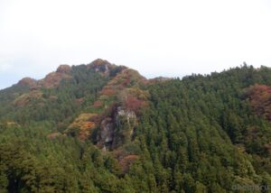 御荷鉾スーパー林道からの三ツ岩岳の絶景