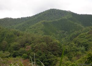 田口峠・雨川ダム湖からの山並み風景